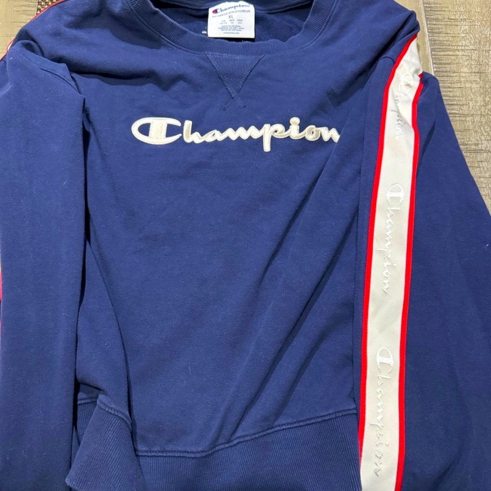 Vintage Champion Women’s Crewneck